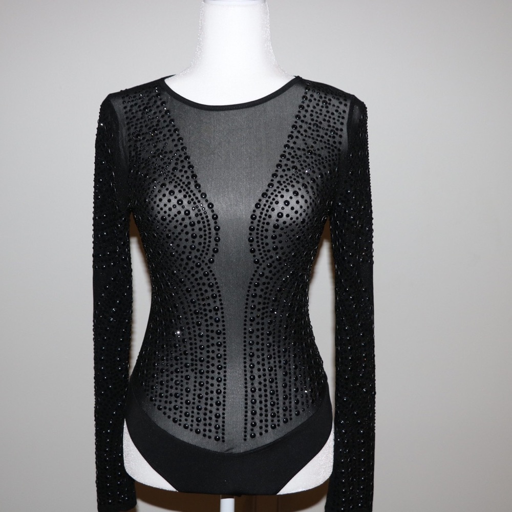 Mesh sequenced body suit